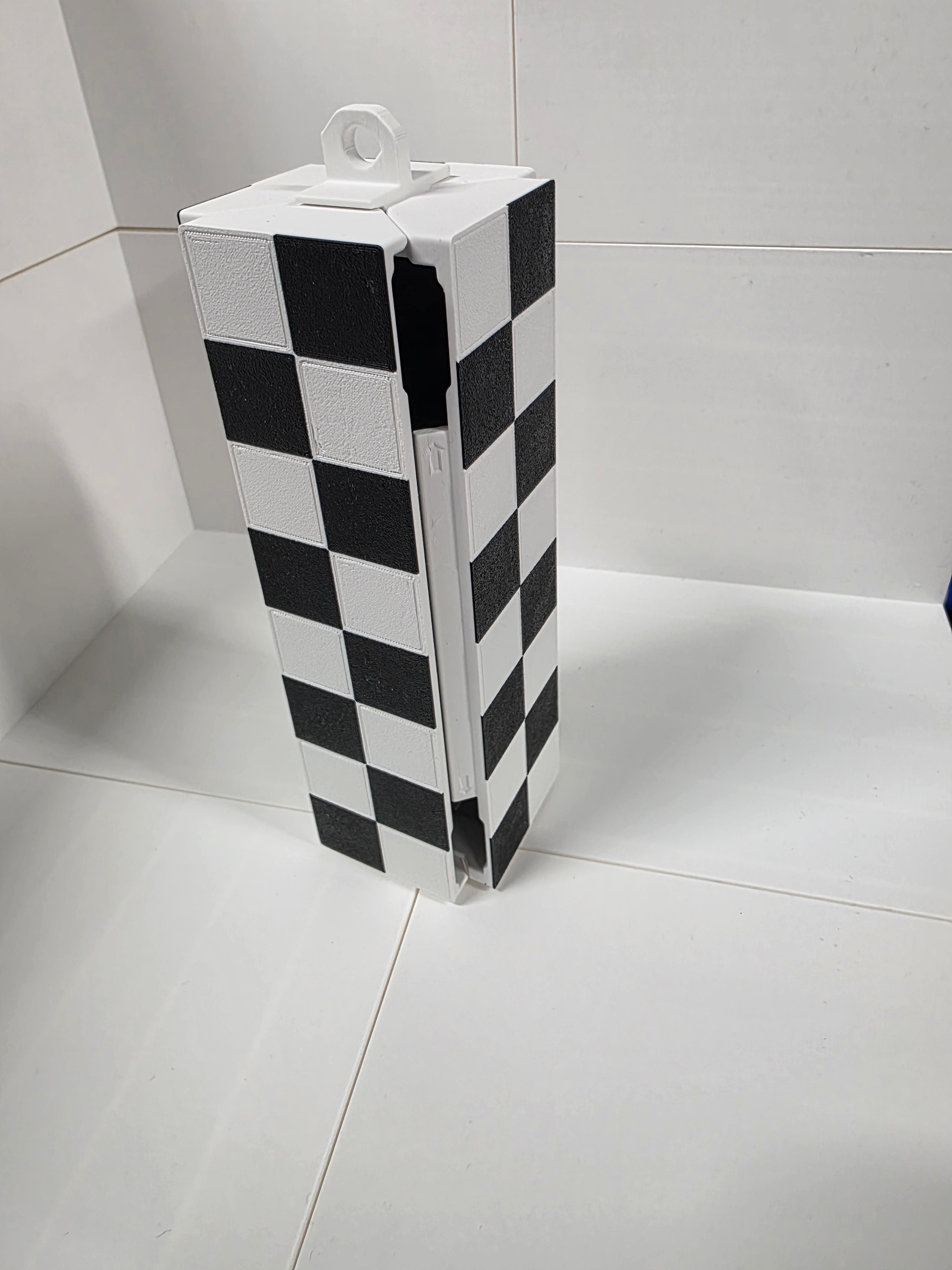 Portable chess game